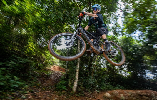Bicicleta Eletrica Sense Exalt E-Trail Evo Shimano Xt 12 Velocidades Freios Shimano Slx