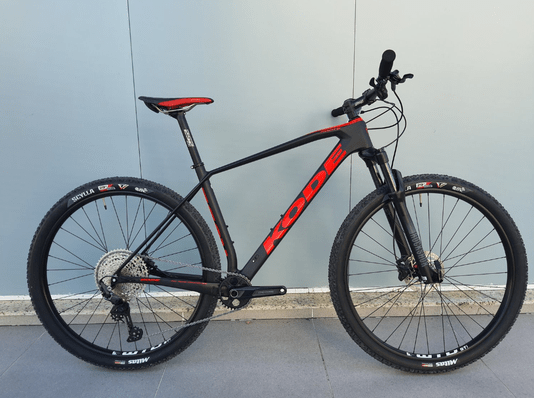 Bicicleta Kode Rocks Carbono 12V Shimano Deore