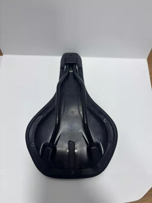 Selim Syncros Savona V1.5 Channel 245X145mm - Preto