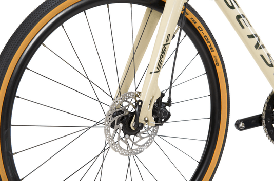 Bicicleta 700C Sense Versa Comp Shimano Sora 18 Velocidades Freios Shimano Mecânico