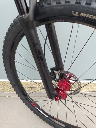 Bicicleta Dvorak One Alumínio Aro 29 Freios À Disco Hidráulicos 18V