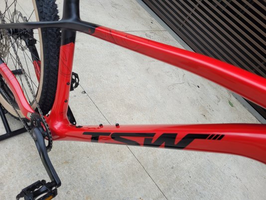Bicicleta Tsw Evo Quest Carbono Shimano Deore 12V - -