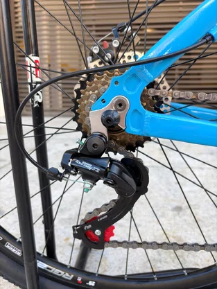 Bicicleta Veloforce Aro 29 Câmbios Shimano 21V Freio A Disco