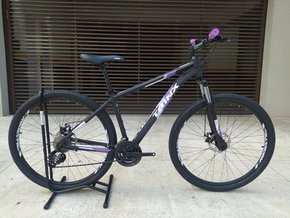 Bicicleta Trinx M100 Aro 29 Al Freios À Disco Mec 21V Preto/Roxo - Tam 17